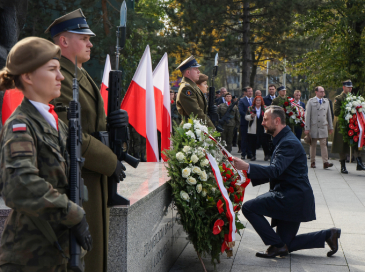Szef MON: bohaterstwo Batalionów Chłopskich to dla nas lekcja; potrzebujemy silnej armii i sojuszy