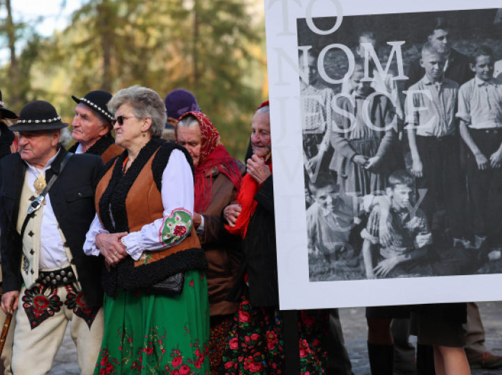 W Zakopanem wystawa o wywłaszczaniu górali z Tatr (wideo)