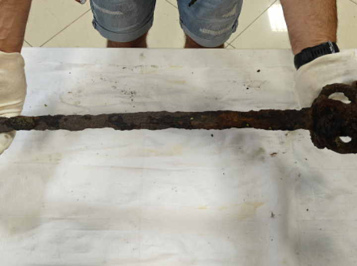 Rapier z czasów potopu szwedzkiego wyłowiony z Wisły