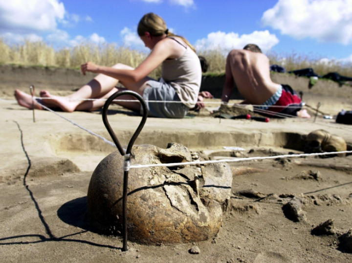 Archeolodzy odkryli w Kałdusie pochówki dzieci z okresu wczesnej epoki żelaza