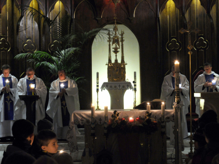 W Kościele katolickim rozpoczyna się adwent - przygotowanie do Bożego Narodzenia