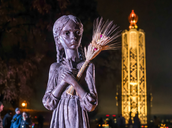 W Dniu Pamięci Ofiar Wielkiego Głodu w oknach Ukraińców zapłonęły świece