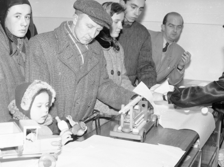 Dawniej zabawki miały przygotowywać dzieci do przyszłych ról życiowych