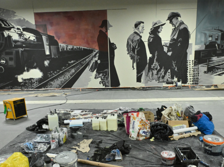 W przejściu podziemnym stacji Warszawa Gdańska powstaje mural prezentujący historię kolei i stolicy