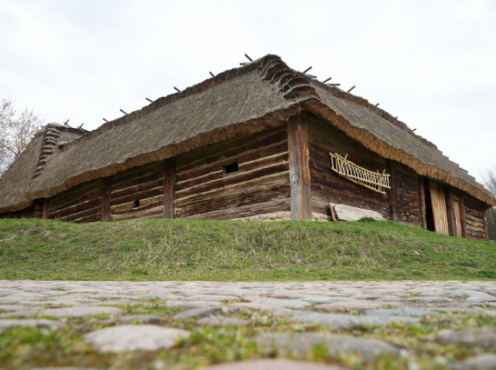 Nowa zagroda chłopska na ekspozycji stałej w skansenie