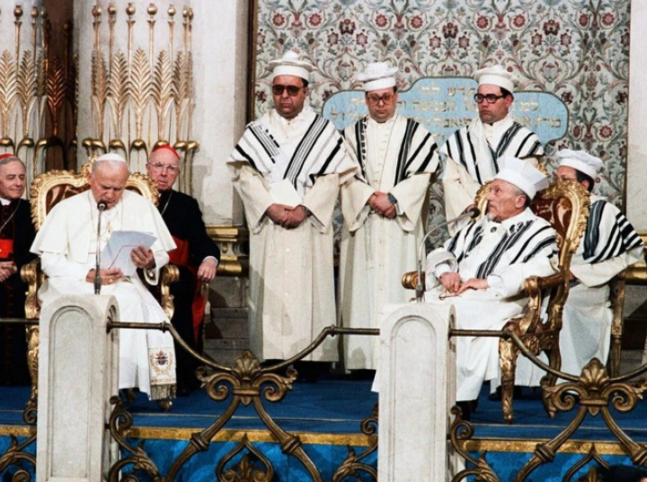 Wizyta Jana Pawła II w synagodze była przełomowym wydarzeniem w historii Kościoła