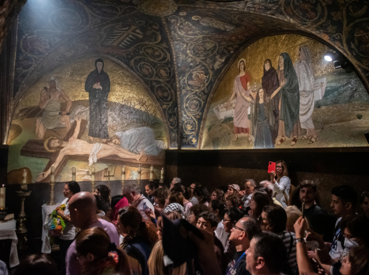 Biblistka: w Bazylice Grobu uderza myśl, iż przeszło tamtędy tak wiele pokoleń chrześcijan