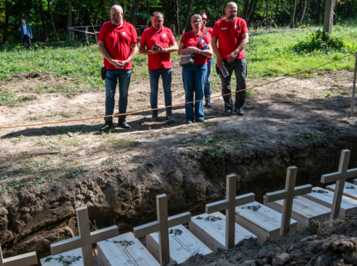 Prof. Ossowski: kończymy analizy genetyczne pierwszych zidentyfikowanych osób z mogiły w Puźnikach