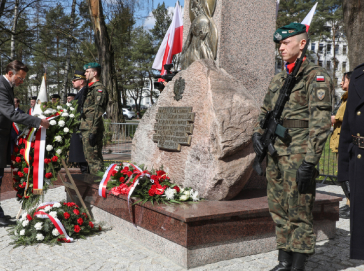 W Białymstoku oddano hołd ofiarom zbrodni katyńskiej i wywózek na Sybir