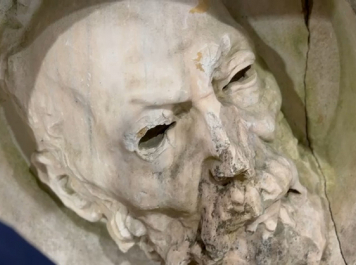 Po 25 latach od kradzieży odzyskano bezcenną rzeźbę z mazurskiego Dylewa