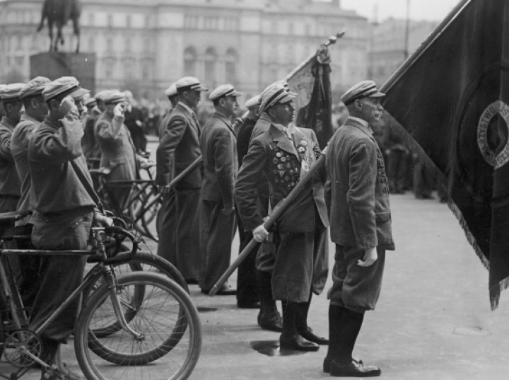 Od Towarzystwa Cyklistów przez Wyścig Pokoju po współczesny aktywizm - jak rower zmienia Warszawę