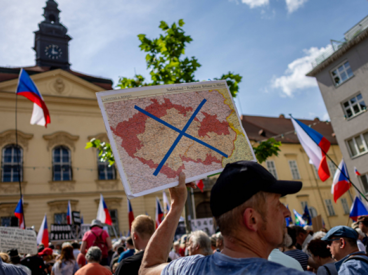 Co najmniej cztery tysiące osób protestowało w Brnie przeciwko zjazdowi Niemców sudeckich