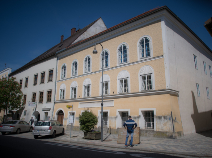 „Der Spiegel”: w Mapach Google widniał neonazistowski kod zamiast adresu domu rodzinnego Hitlera