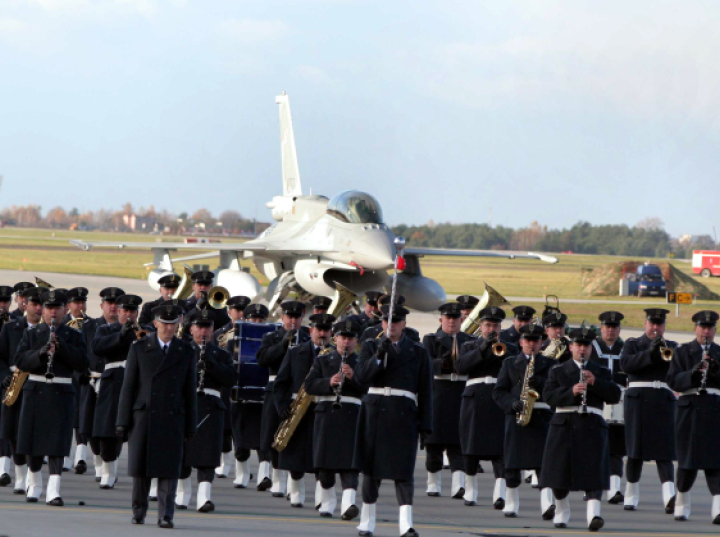 Uczczono 20 lat służby myśliwców F-16