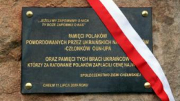Tablica ku czci Polaków - ofiar zbrodni dokonanych na Kresach Wschodnich. Fot. PAP/M. Trembecki  