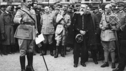 Gen. Józef Haller wśród oficerów i żołnierzy Armii Polskiej we Francji – Nancy, październik 1918 r. Fot. CAW