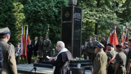 Uroczystości pod pomnikiem Gloria Victis na warszawskim Cmentarzu Wojskowym na Powązkach. Fot. PAP/R. Guz