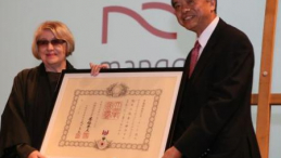 Reżyser, scenograf Krystyna Zachwatowicz-Wajda oraz ambasador Japonii w Polsce Makoto Yamanaka. Fot. PAP/S. Rozpędzik