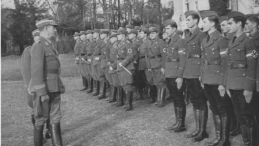 Kadeci centralnej szkoły NSDAP w Fedafing. Fot. NAC