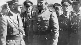 Adolf Hitler, gen. Walterem von Reichenau (w środku) i gen. Erwinem Rommlem (2 z prawej).  1939.09.13. Fot. NAC