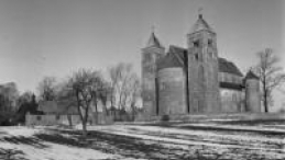 Archikolegiata w Tumie. Fot. PAP/W. Kryński