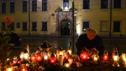 „Okno papieskie” w Pałacu Biskupim w Krakowie – 10. rocznica śmierci Jana Pawła II. Fot. PAP/J. Bednarczyk 