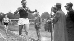  Janusz Kusociński, lekkoatleta, złoty medalista olimpijski z Los Angeles. Fot. PAP/CAF-reprodukcja. 
