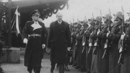 Minister spraw zagranicznych III Rzeszy Joachim von Ribbentrop i szef polskiej dyplomacji Józef Beck na dworcu w Warszawie. 25.01.1939. Źródło: NAC