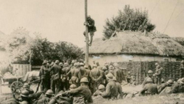 5 kompania 1 pułku Piechoty Legionów zakłada podsłuch telefoniczny. Boryspol. 06.1920. Źródło: CAW