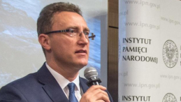 Dyrektor łódzkiego oddziału IPN dr Dariusz Rogut przemawia w trakcie międzynarodowej konferencji naukowej „Zwycięzcy i zwyciężeni – więźniowie obozów sowieckich”. Łódź, 08.11.2017. Fot. PAP/G. Michałowski