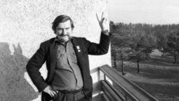 Lech Wałęsa zwolniony z internowania. 11.1982. Fot. PAP/CAF/I. Radkiewicz