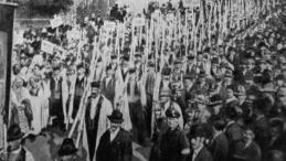 Krakowska manifestacja przeciwko pokojowi brzeskiemu zorganizowana 16 lutego 1918 r. Ze zbiorów dr. hab. P. Szlanty
