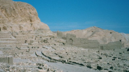 Deir el-Medina. Źródło: Wikimedia Commons