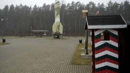 Replika rakiety V2 w Parku Historycznym w Bliźnie. Fot. PAP/D. Delmanowicz 