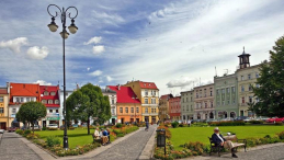 Głuchołazy - rynek w centrum miasta. Fot. PAP/J. Ochoński