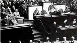 A. Hitler przemawia w Reichstagu 28 kwietnia 1939 r. Źródło: Wikimedia Commons