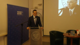 Premier Mateusz Morawiecki podczas promocji książki „Obudzić naród do wielkości... Wystąpienia Janusza Kurtyki przed Parlamentem RP 2005–2010”. Źródło: IPN