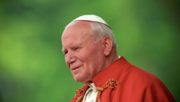 Jan Paweł II podczas V pielgrzymki do Polski (1995 r.). Fot. PAP/P. Kopczyński