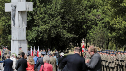 Centralne obchody Narodowego Dnia Pamięci Ofiar Ludobójstwa dokonanego przez ukraińskich nacjonalistów na obywatelach II RP przed pomnikiem Ofiar Ludobójstwa w Warszawie. 11.07.2019. Fot. PAP/J. Kamiński