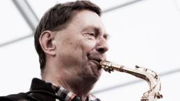 Radziejowice, 23.05.2015. Saksofonista jazzowy Zbigniew Namysłowski. PAP/M. Kłoś
