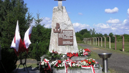 Pomnik Powstańców Warszawskich - Jeńców Stalagu 344 Lamsdorf. Fot. Zbiory Centralnego Muzeum Jeńców Wojennych w Łambinowicach-Opolu