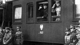 04 1920. Józef Piłsudski i Symon Petlura w Winnicy, wyprawa kijowska. Źródło: Wikipedia Commons