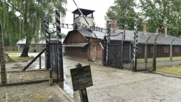 Teren b. niemieckiego nazistowskiego obozu koncentracyjnego Auschwitz. Fot. PAP/J. Bednarczyk