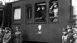 Symon Petlura i Józef Piłsudski w czasie wyprawy kijowskiej, Winnica, kwiecień 1920 r. Źródło: Wikimedia Commons