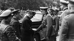1939 r. Oficerowie Wehrmachtu i Armii Czerwonej w Lublinie. Źródło: Wikipedia Commons