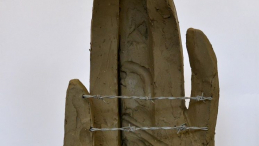 Projekt pomnika „Dłoń” poświęconego więźniom Bismarckhütte. Źródło: oddział IPN w Katowicach
