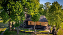 Modrzewiowa świątynia św. Bartłomieja Apostoła w Porębie Wielkiej. Fot. ks. Szymon Tracz