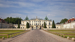 Barokowy zespół pałacowo-parkowy Branickich w Białymstoku. Fot. PAP/J. Ochoński