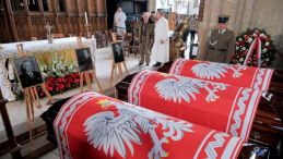 Msza święta w kościele pw. św. Marii Magdaleny w Newark. 12 listopada do Polski zostaną sprowadzone szczątki trzech prezydentów RP na uchodźstwie. Fot. PAP/M. Marek