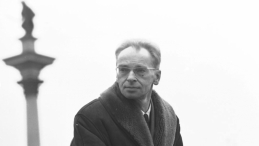 Polska, 1960. Jerzy Andrzejewski, prozaik, publicysta, felietonista, scenarzysta, działacz opozycji demokratycznej w PRL-u. Fot. PAP/S. Czarnogórski 